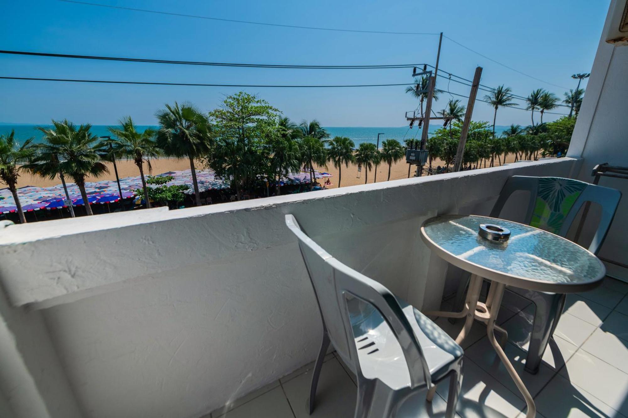 Happy Jomtien - Beachfront חדר תמונה